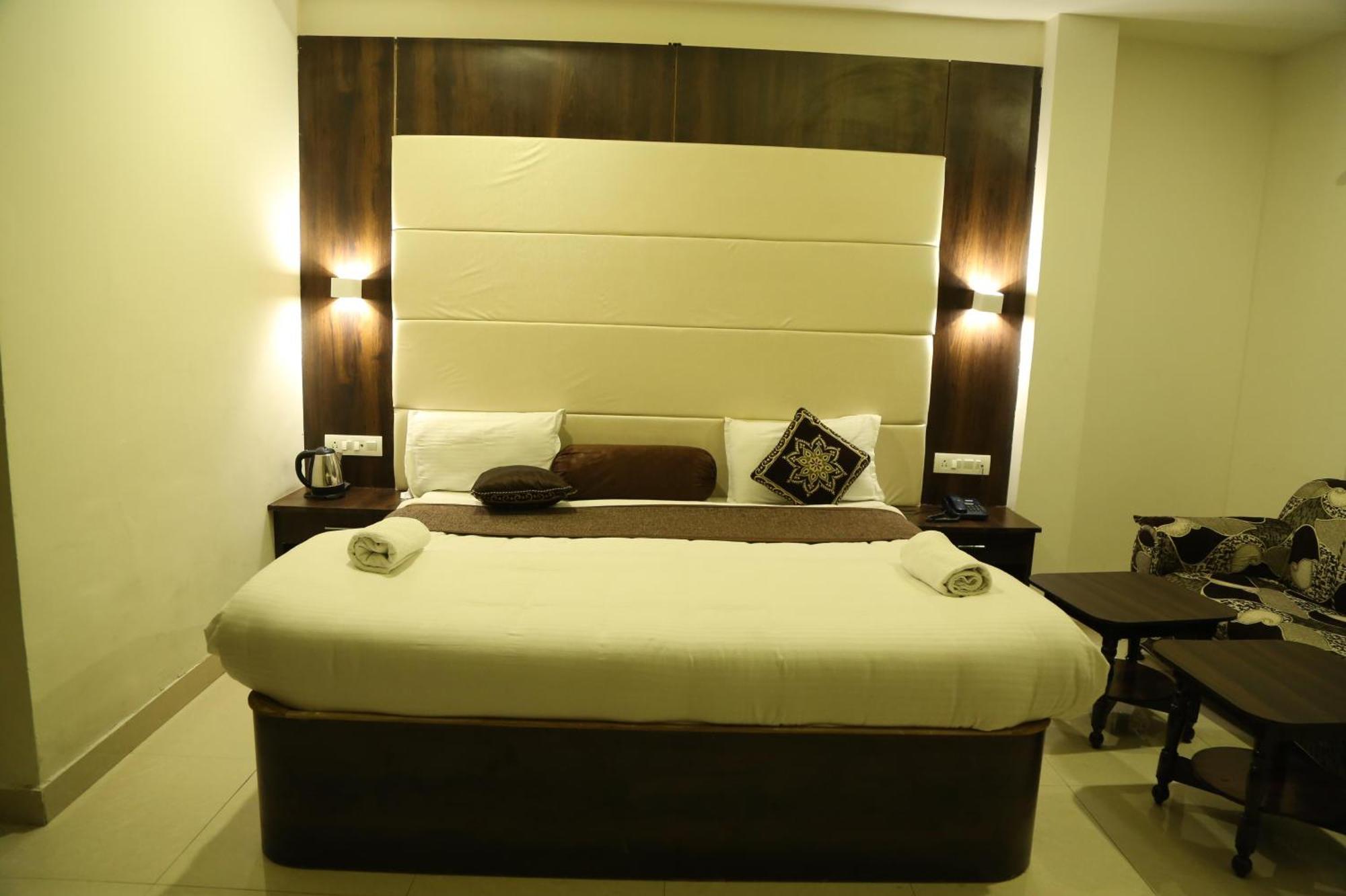 Hotel Krishna Palace Udaipur Exteriör bild